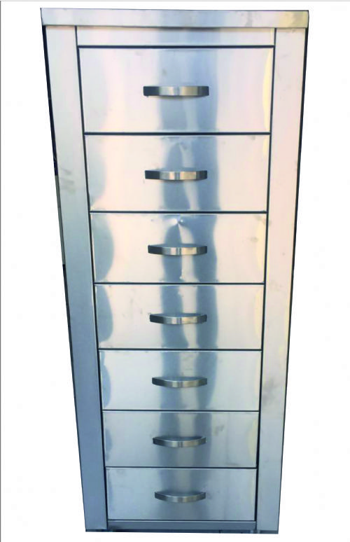 Cerrahi aletler Dolabı