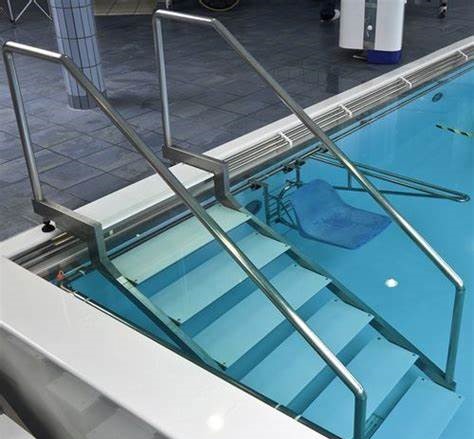 Krom Havuz Merdiveni